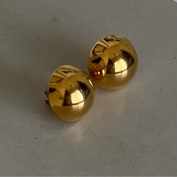Jewelry - Vintage Gold Tone Large Shiny Ball Clip On Earrings